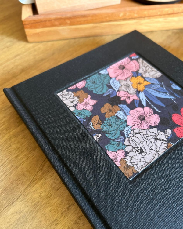 Producto - Cuaderno A5 Negro en tela