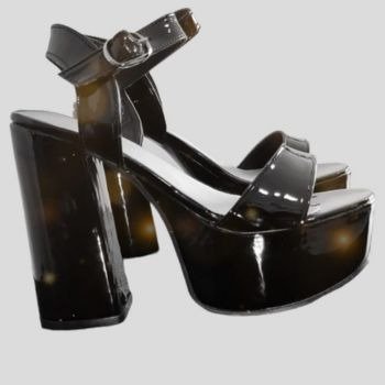 Producto - SANDALIAS CON TACO NEGRO CHAROL