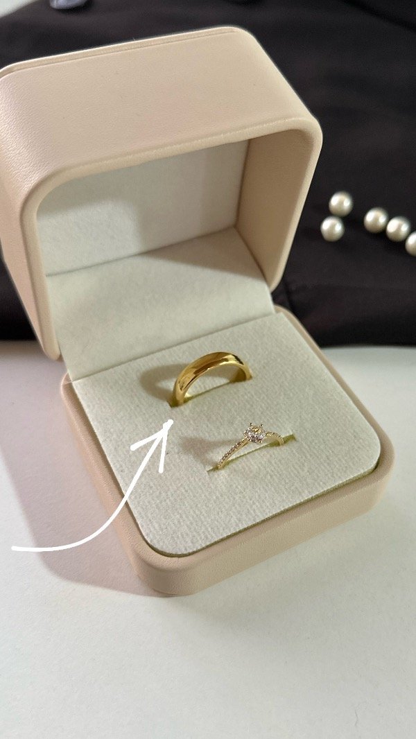 Producto - Anillo alianza en acero titanio dorado