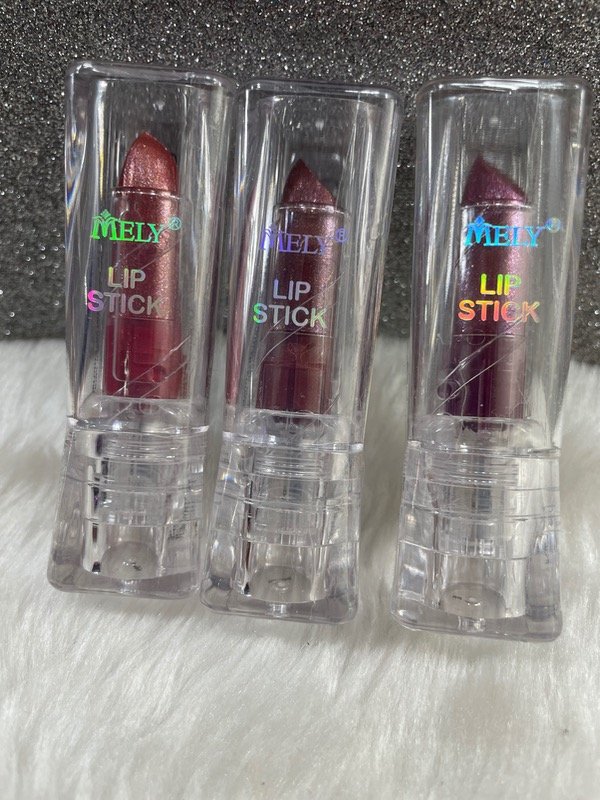 Producto - Labial con brillo mely