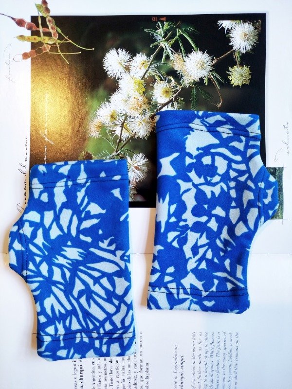 Producto - Mitones Emi -estampa Enredadera azul-