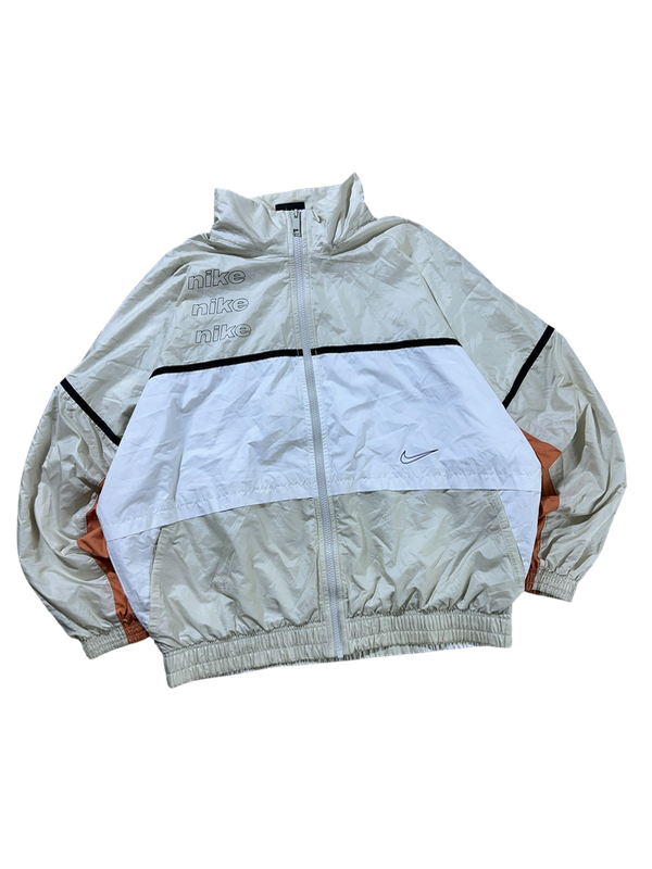 Producto - CAMPERA ROMPEVIENTOS NIKE SPORTSWEAR SPELL OUT T:M