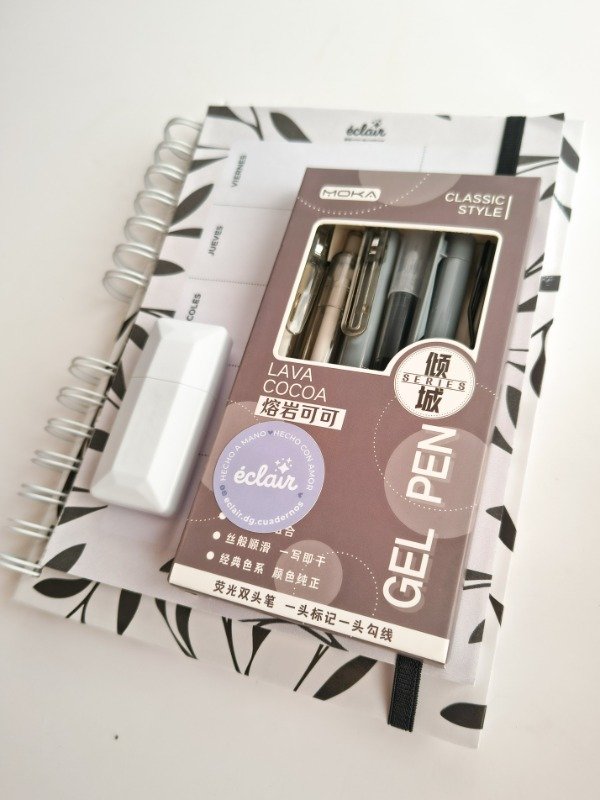Producto - Combo cuaderno + organizador semanal + accesorios - Negro - 10