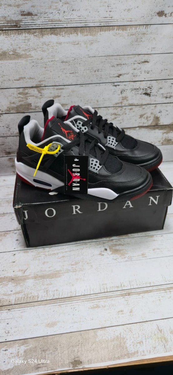 Producto - nike jordan retro 4 negro del 39 al 44 - 0
