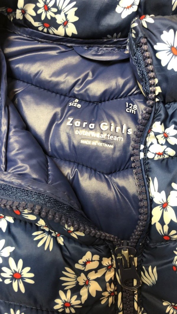 Producto - Campera azul con flores blancas rojo Zara 8 años - 3