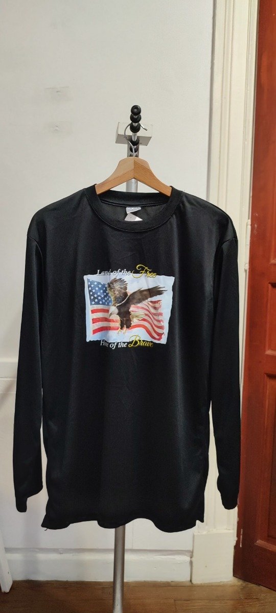 Producto - Remera negra Aguila, talle L