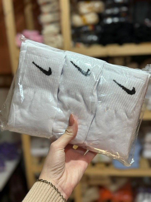 Producto - Docena Cerrada Nike Blanca