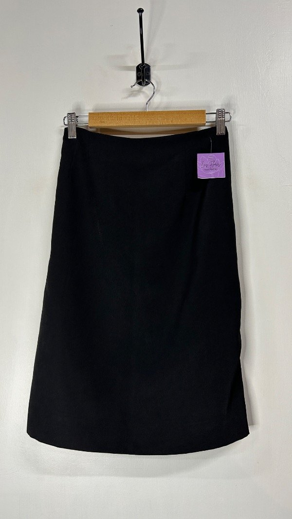 Producto - FALDA SASTRERA NEGRA SIMPLE