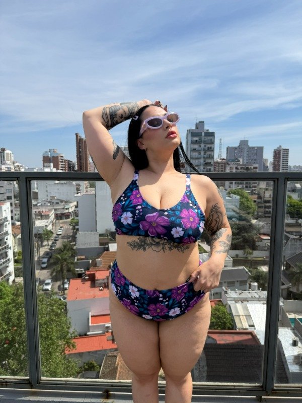 Producto - Top Nalu flores violeta