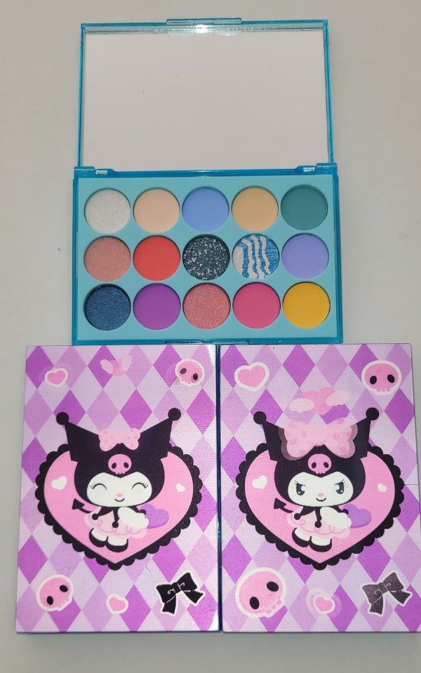 Producto - Paleta de sombras kuromi o stitch