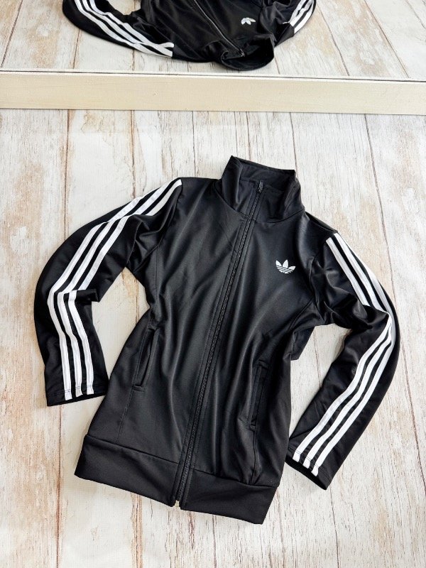 Producto - Campera Adidas frizada