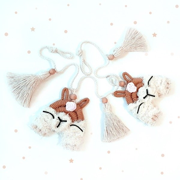 Producto - Guirnalda con borlas danza de llamitas