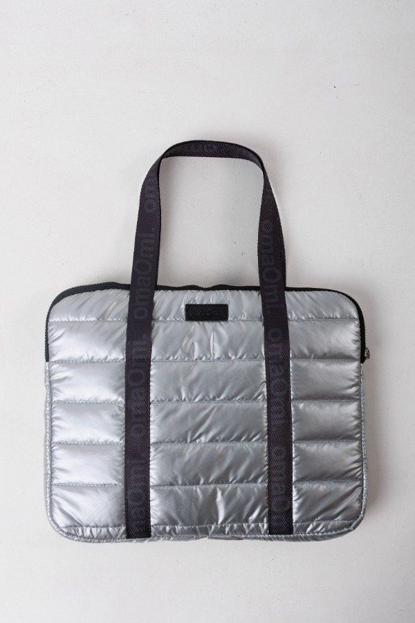 Producto - Porta notebook puffer DORIS ESSENTIALS plata