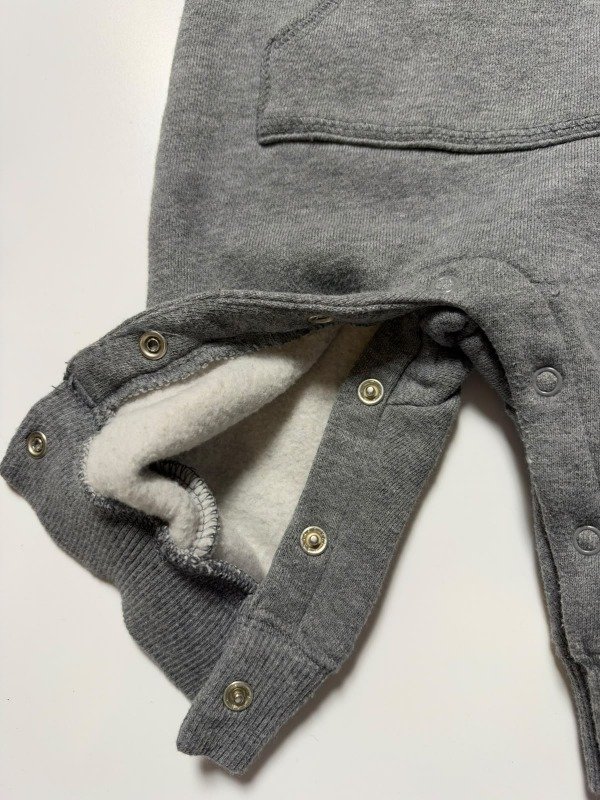 Producto - Enterito gris Little Genius Carters 6 meses - 2