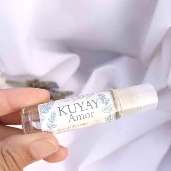 Producto - KUYAY Perfume Roll on con Aromaterapia y Gemoterapia