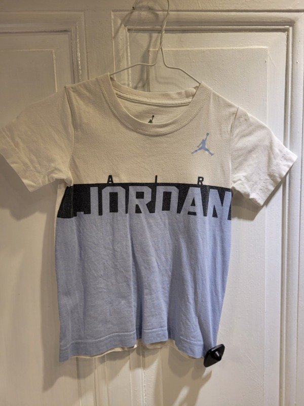 Producto - Remera JORDAN blanco y celeste Talle 4 años - PRECIO: 9X