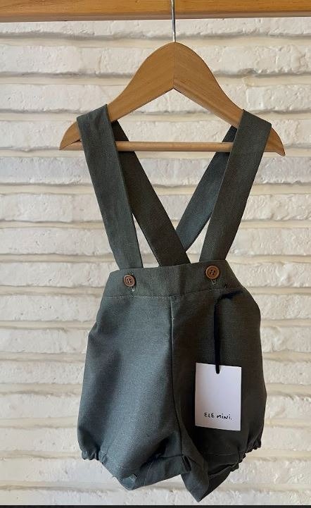 Producto - Short de lino verde seco con tiradores