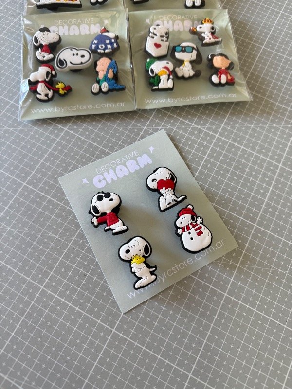 Producto - Set de Pins para Crocs Snoopy - 6