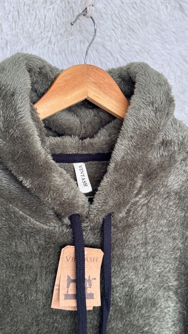 Producto - Buzo Oversize Verde Militar Teddy Bifaz - 3