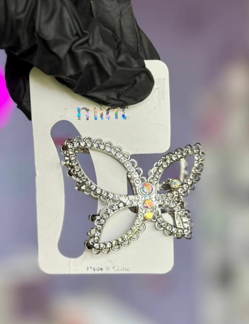 Producto - Prensa para el pelo mariposa con strass plateada