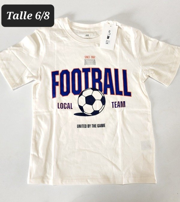 Remera manga corta HyM talle 6/8 football