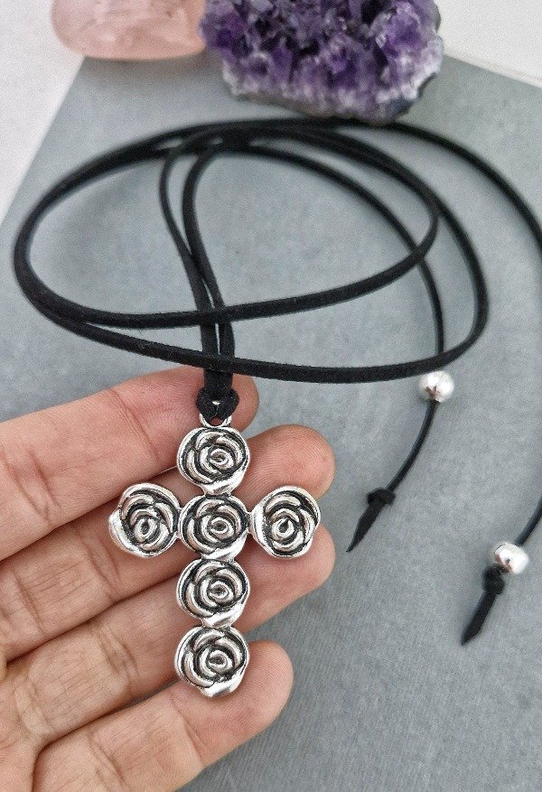 Producto - COLLAR CRUZ DE ROSAS