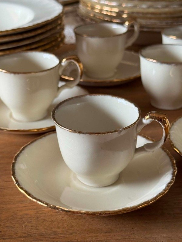 Producto - 6Tazas de café de loza inglesa Marfil Y Dorado