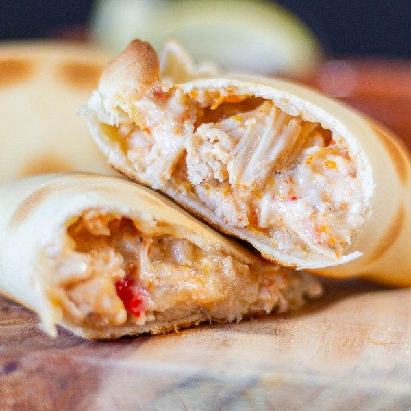 Producto - Empanadas de pollo y salsa blanca x 6