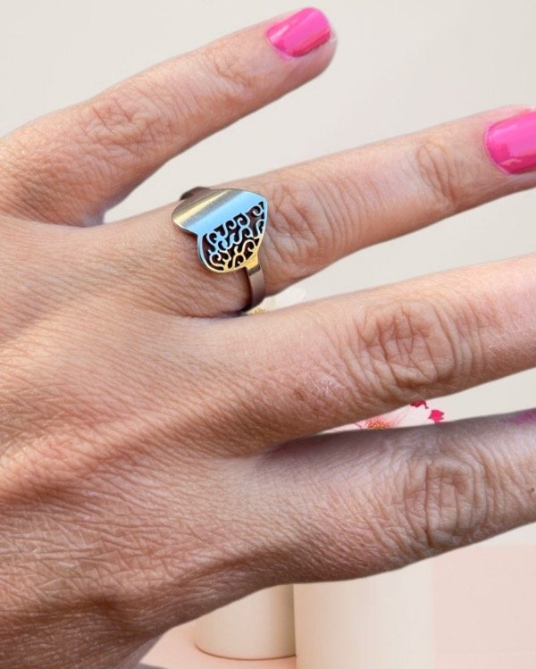 Producto - Anillo medio corazón