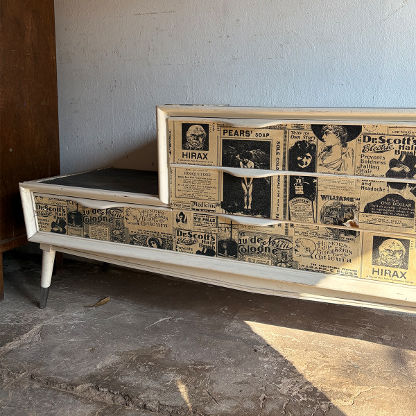 Producto - Rack blanco empapelado vintage