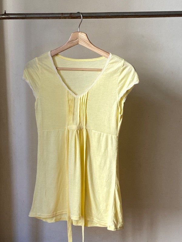 Producto - Top Amarillo con tiras