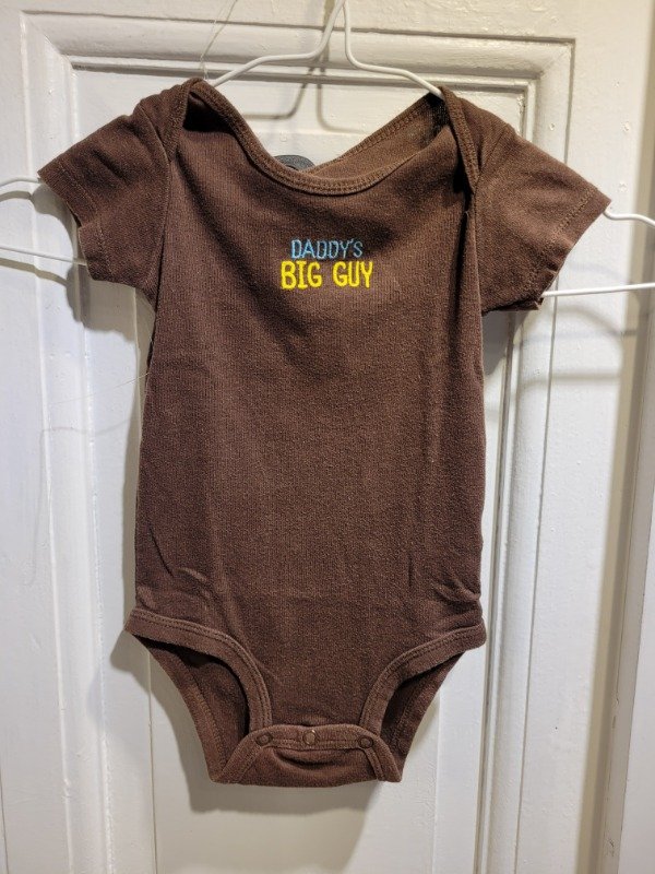 Producto - Body CARTER'S marrón Talle 6 meses - PRECIO: 5X