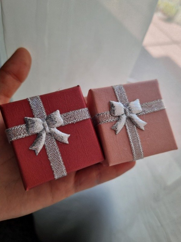 Producto - Cajitas para anillos cuadradas con moño plateado - 1
