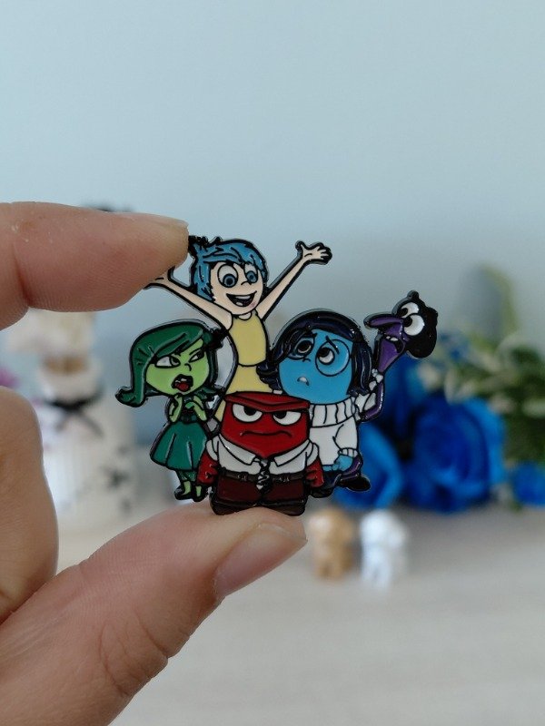 Producto - Pin metalizado - Intensamente #0921