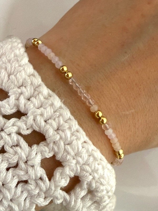 Producto - PD118 Pulsera piedritas y bolitas acero dorado