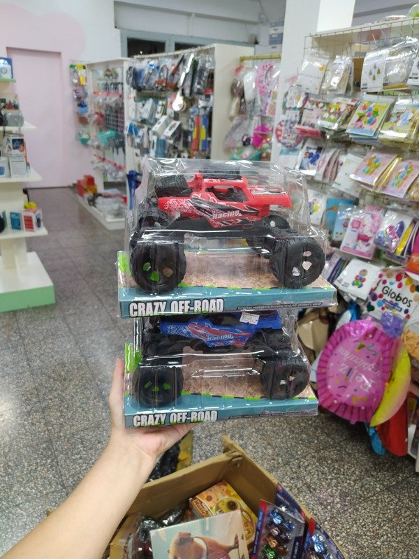 Producto - Auto moster ruedas grandes