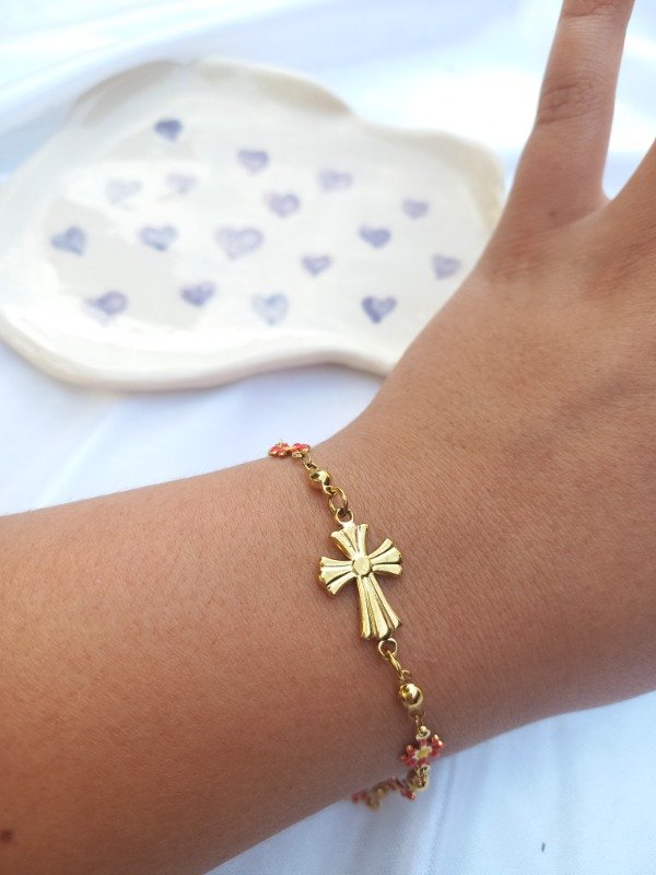 Producto - pulsera margarita y cruz golden (rojo)