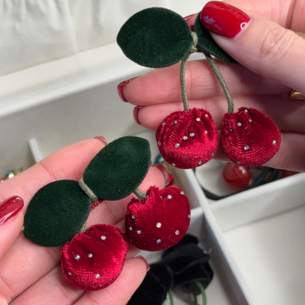 Producto - Hebillas de Cerezitas Cereza terciopeladas PAR x2unidades