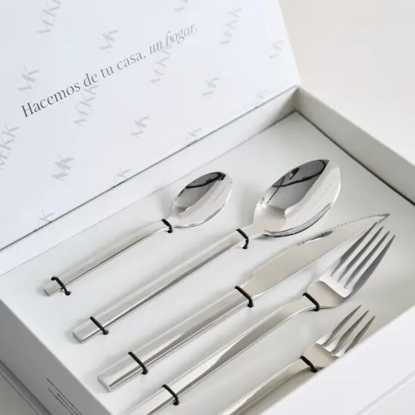 Producto - Set de cubiertos 20 piezas plateado