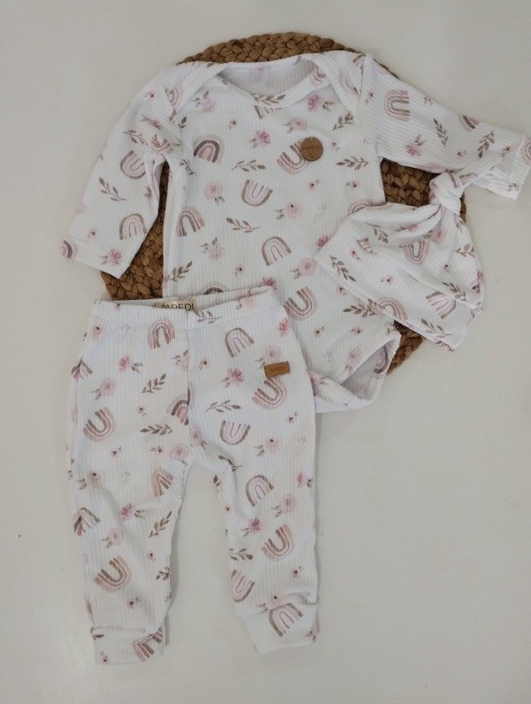 Producto - Ajuar Adelina - Body Babucha  Gorro Estampado