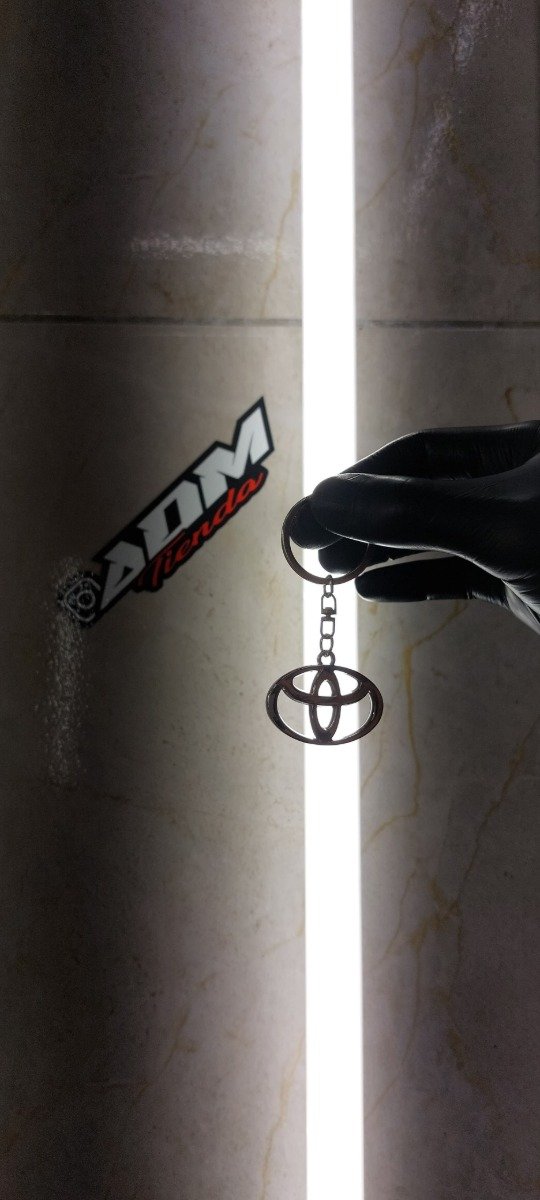 Producto - LLAVERO TOYOTA - METAL