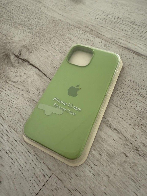 Producto - Silicone Case Iphone 13 mini verde oliva