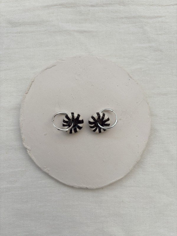 Producto - DONA RAYADA NEGRA