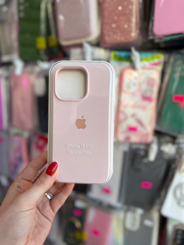 Producto - Silicone case IPhone 16 pro rosa bebe 2