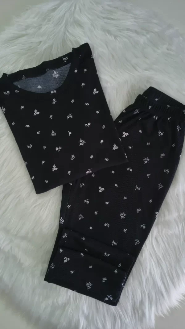 Producto - Pijama Nube Largo Negro con Florcitas