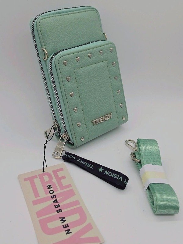 Producto - Portacelular trendy aqua con tachas de corazones