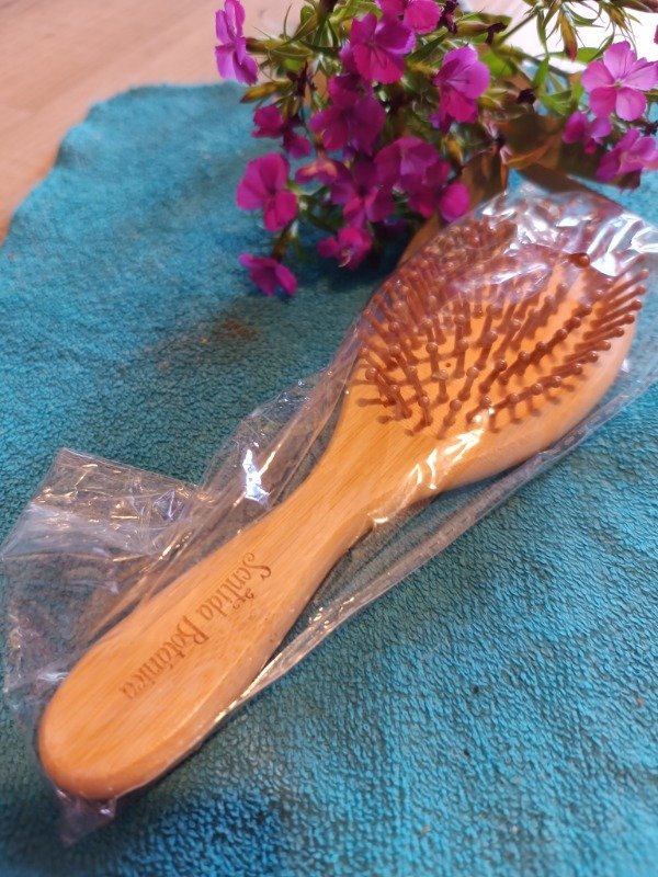 Producto - Cepillo para cabello - Sentida Botánica -