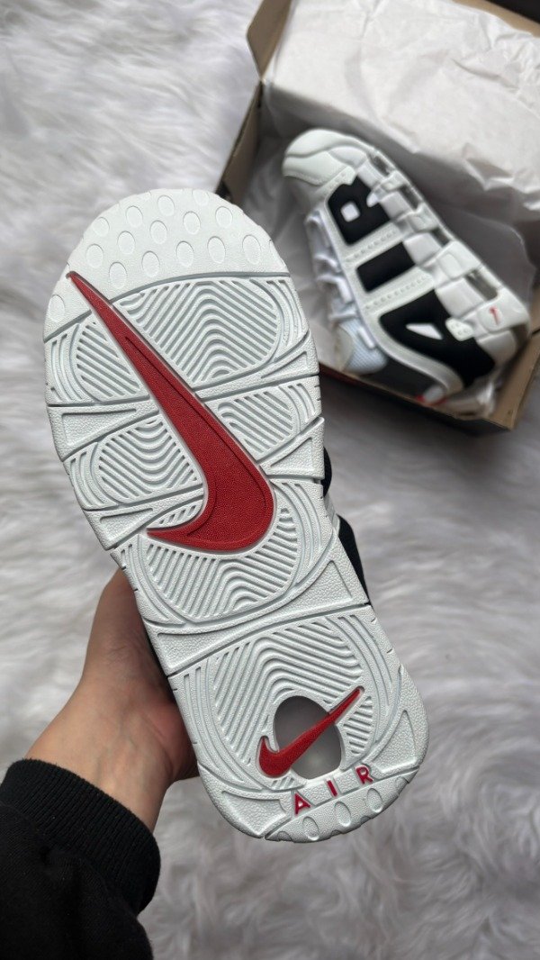 Producto - AIR MORE UPTEMPO LOW BLACK AND WHITE - 3