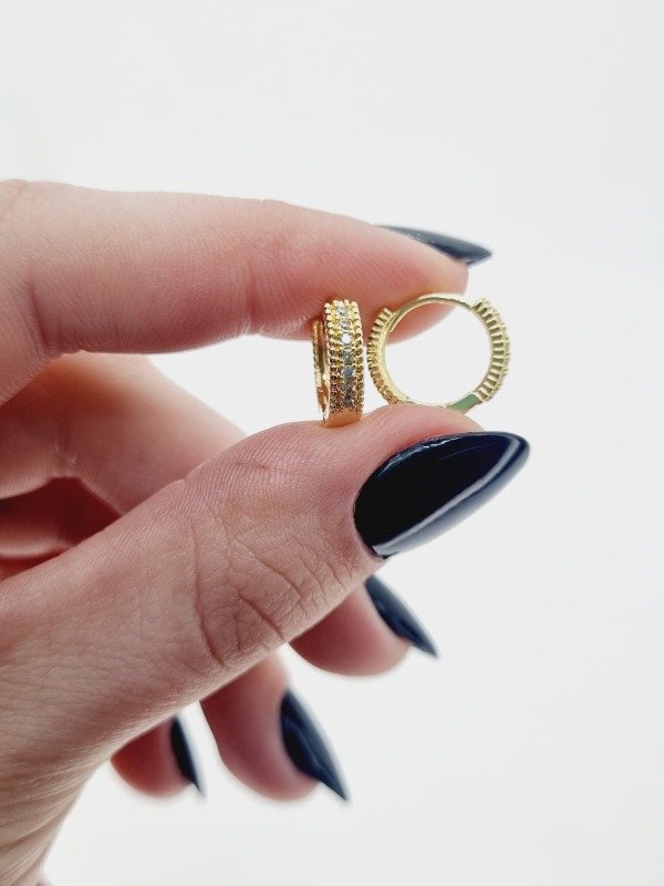 Producto - Aros acero dorado argollita strass borde text