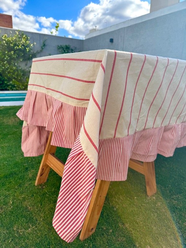 Producto - Mantel con volados natural con rojo - 0
